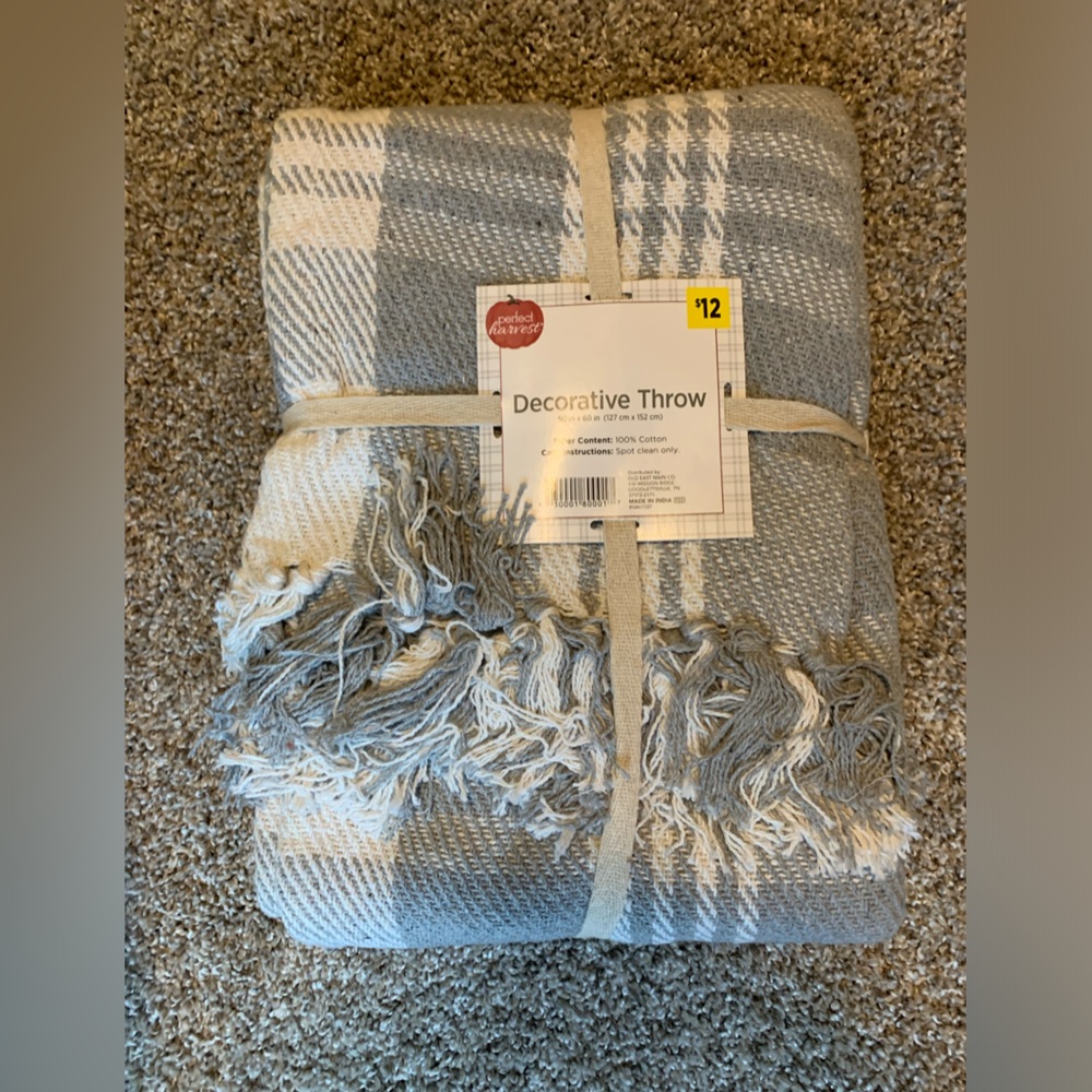 Grey Harvest Throw & FREE Harvest Pillow